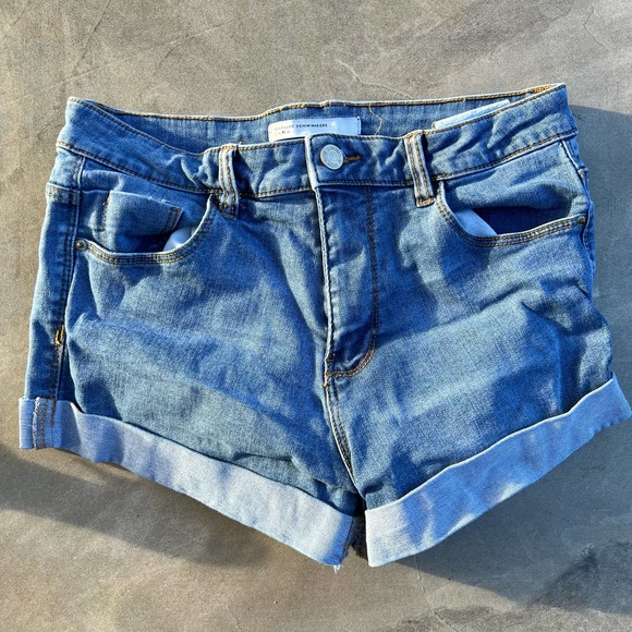 Zara Shorts Zara Denim Cuffed Shorts Size 6 Poshmark